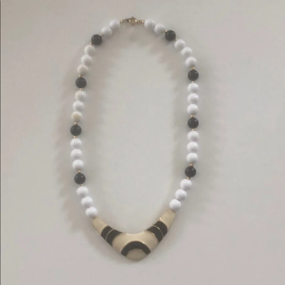 Liz Claiborne Black and White Necklace